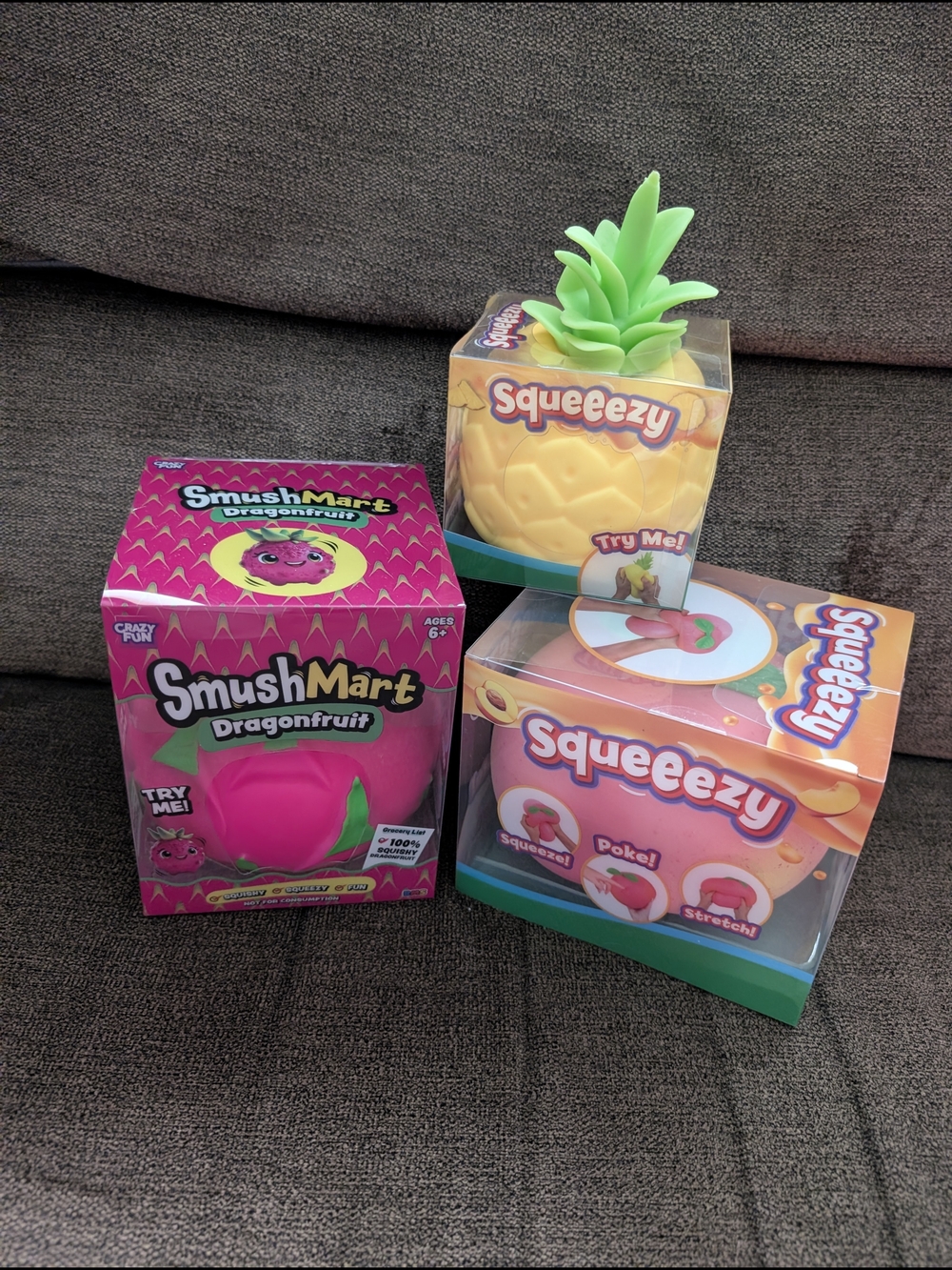 Squeeezy Pinnapple, Peach & Smushmart Dragon Fruit